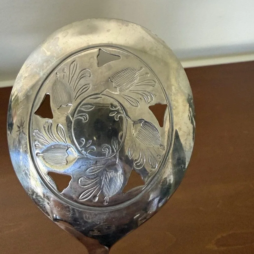 Leonard Silver Plate Italy Serving Spoon Slotted w/ Acorns Silverplate 8 1/2 in